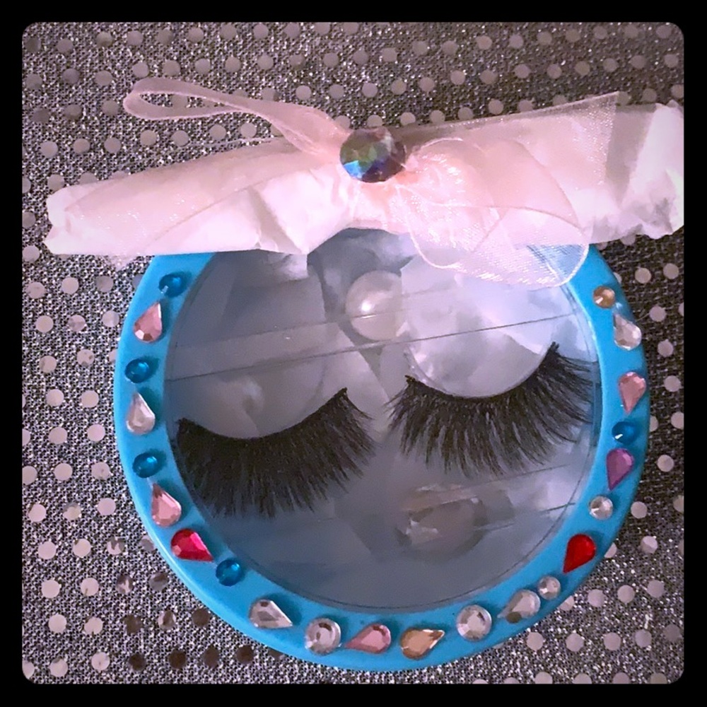Lashes